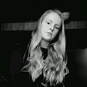 Meet your Posher, Alexis